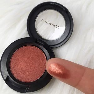 MAC COPPER EYESHADOW